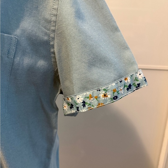 Light Blue Men's Shirt with Flower Cuffs- Rue Saint-Patrick - Picture 2 of 4